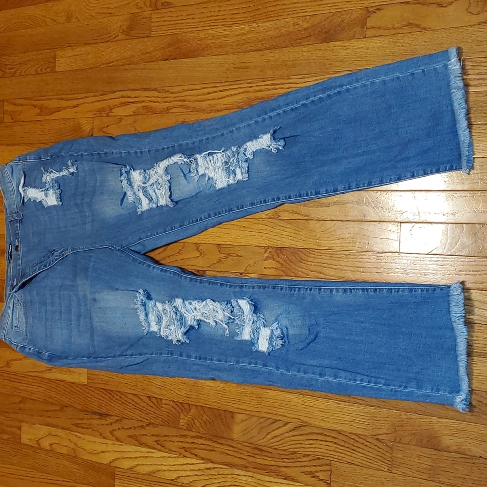 Fashion Nova size 18 distress jeans - Picture 2 of 9